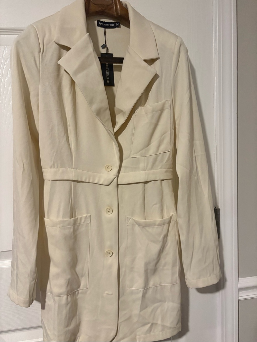 PrettyLittleThing Cream Longline Blazer